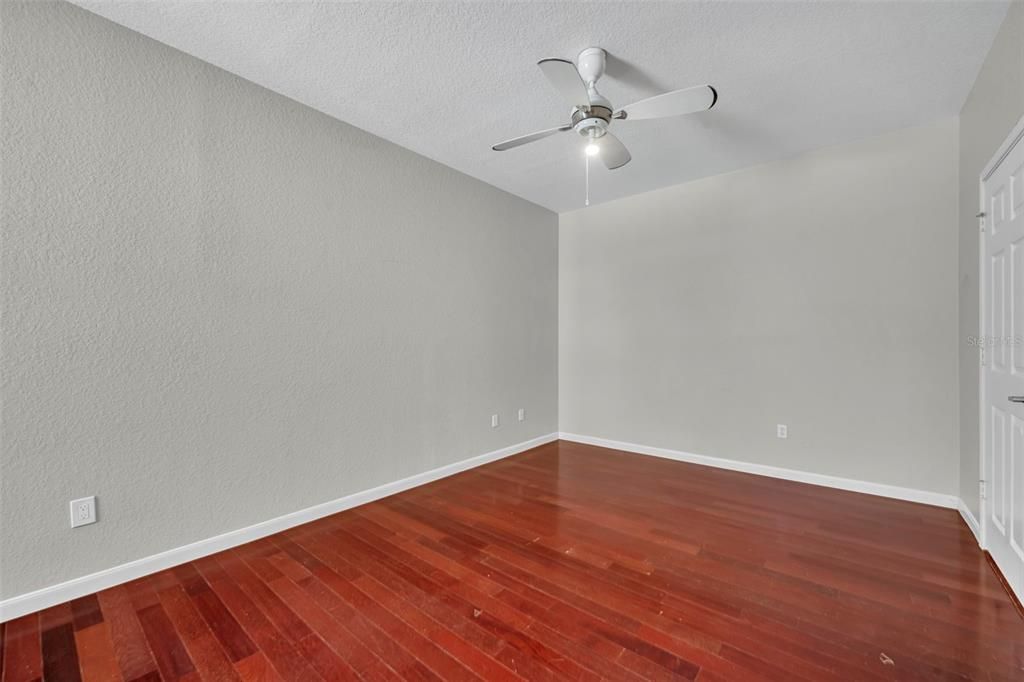 For Sale: $224,700 (2 beds, 2 baths, 1070 Square Feet)