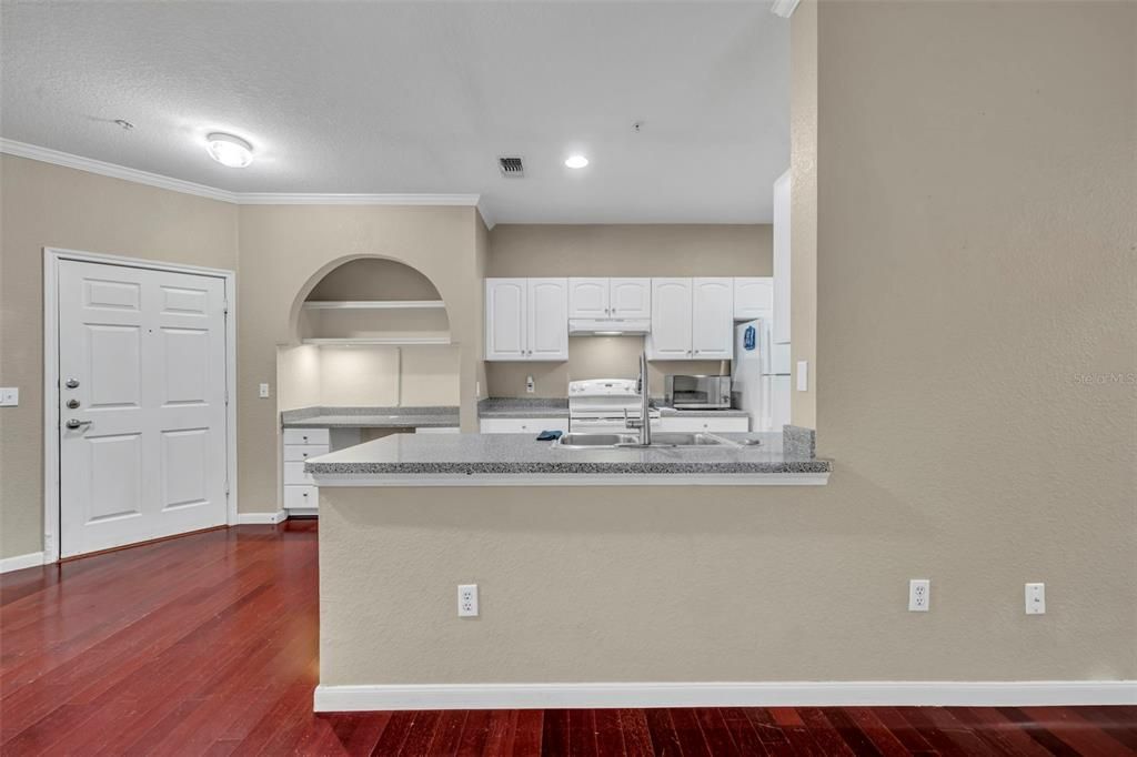 For Sale: $224,700 (2 beds, 2 baths, 1070 Square Feet)