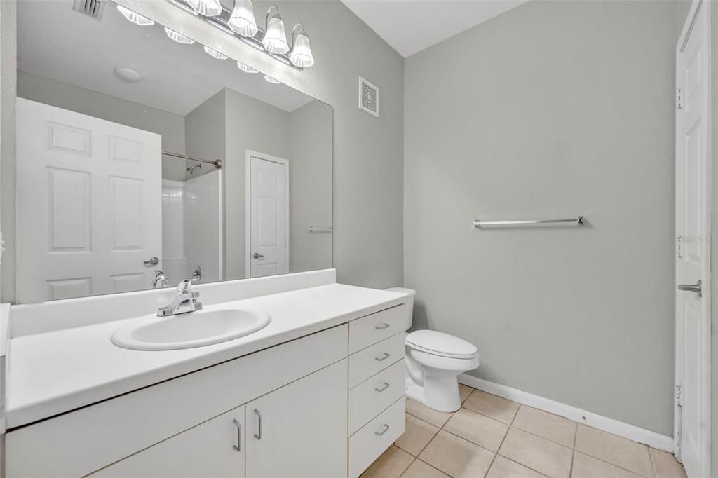 For Sale: $224,700 (2 beds, 2 baths, 1070 Square Feet)