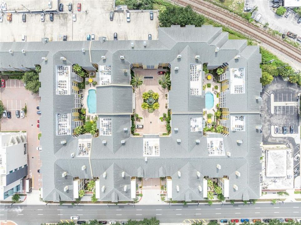 For Sale: $224,700 (2 beds, 2 baths, 1070 Square Feet)