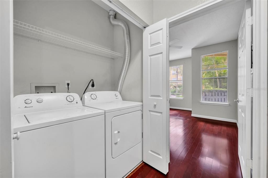 For Sale: $224,700 (2 beds, 2 baths, 1070 Square Feet)