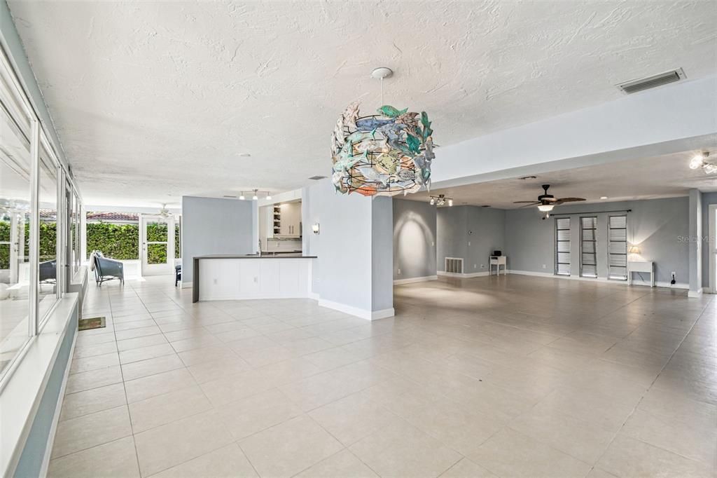 出租: $4,250 (3 贝兹, 2 浴室, 2082 平方英尺)