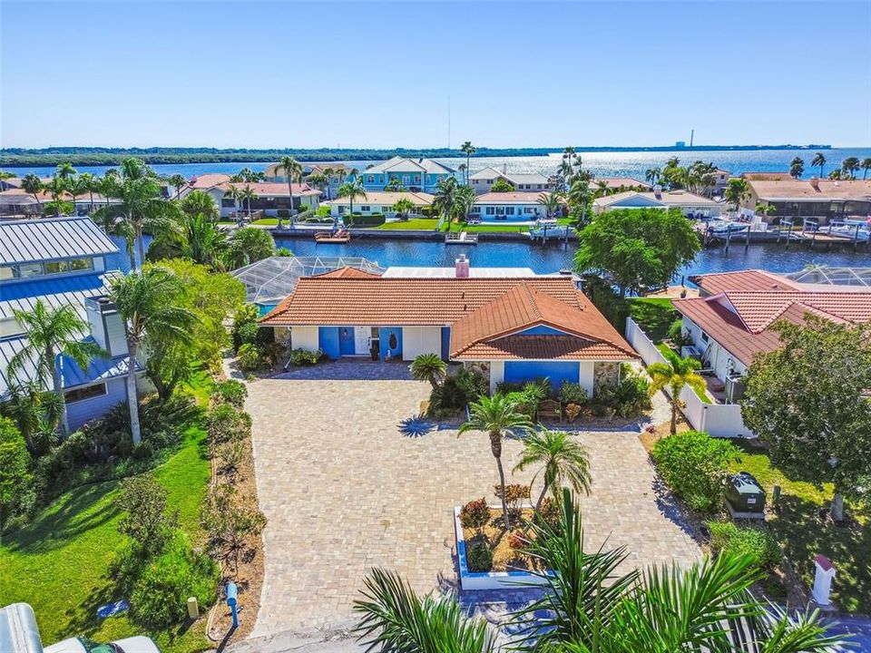 出租: $4,250 (3 贝兹, 2 浴室, 2082 平方英尺)