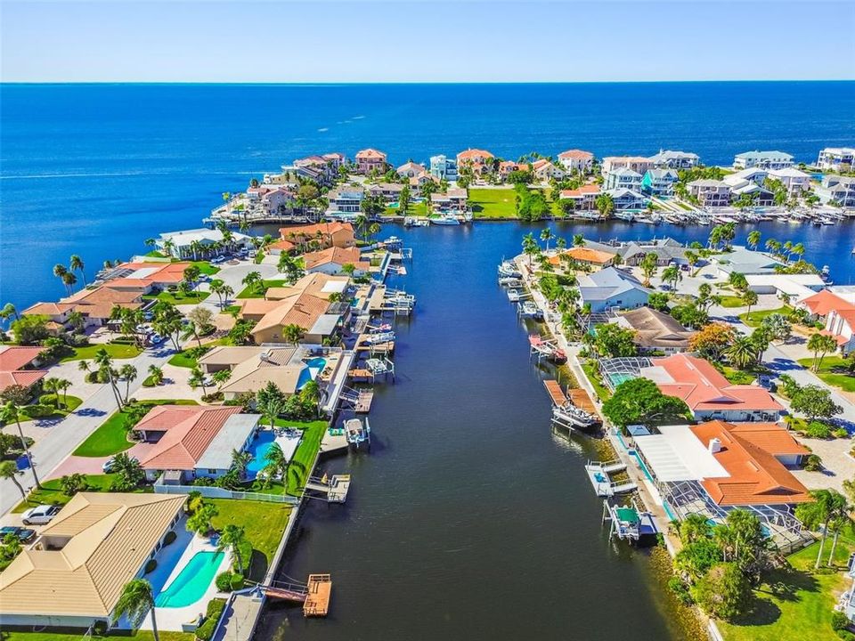 出租: $4,250 (3 贝兹, 2 浴室, 2082 平方英尺)