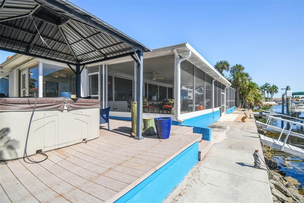 出租: $4,250 (3 贝兹, 2 浴室, 2082 平方英尺)