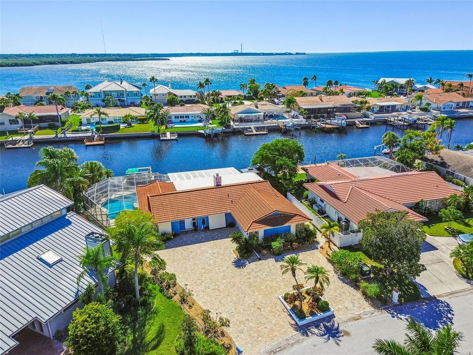 出租: $4,250 (3 贝兹, 2 浴室, 2082 平方英尺)