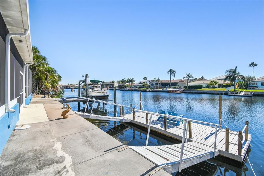 出租: $4,250 (3 贝兹, 2 浴室, 2082 平方英尺)