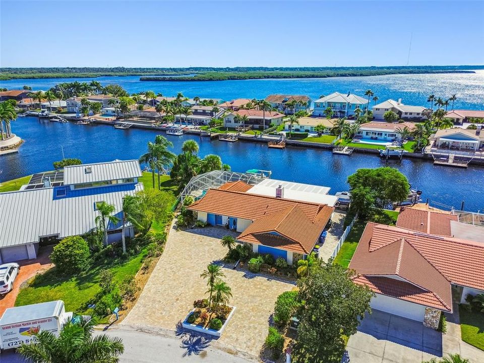 出租: $4,250 (3 贝兹, 2 浴室, 2082 平方英尺)