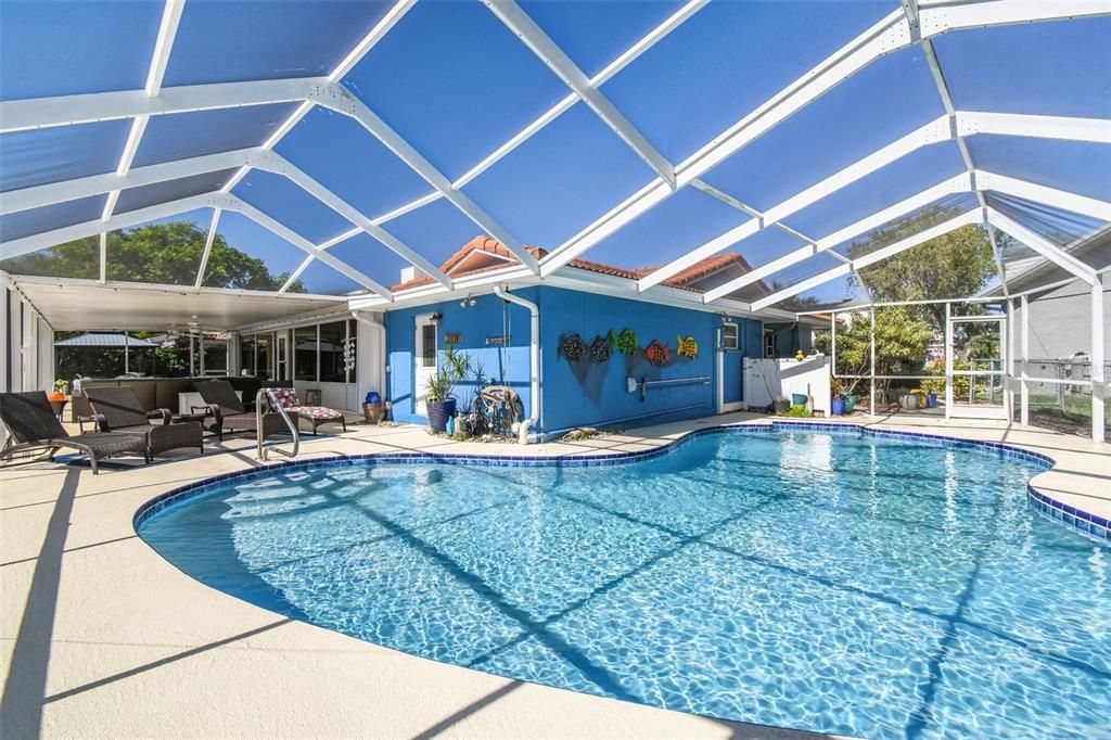 出租: $4,250 (3 贝兹, 2 浴室, 2082 平方英尺)