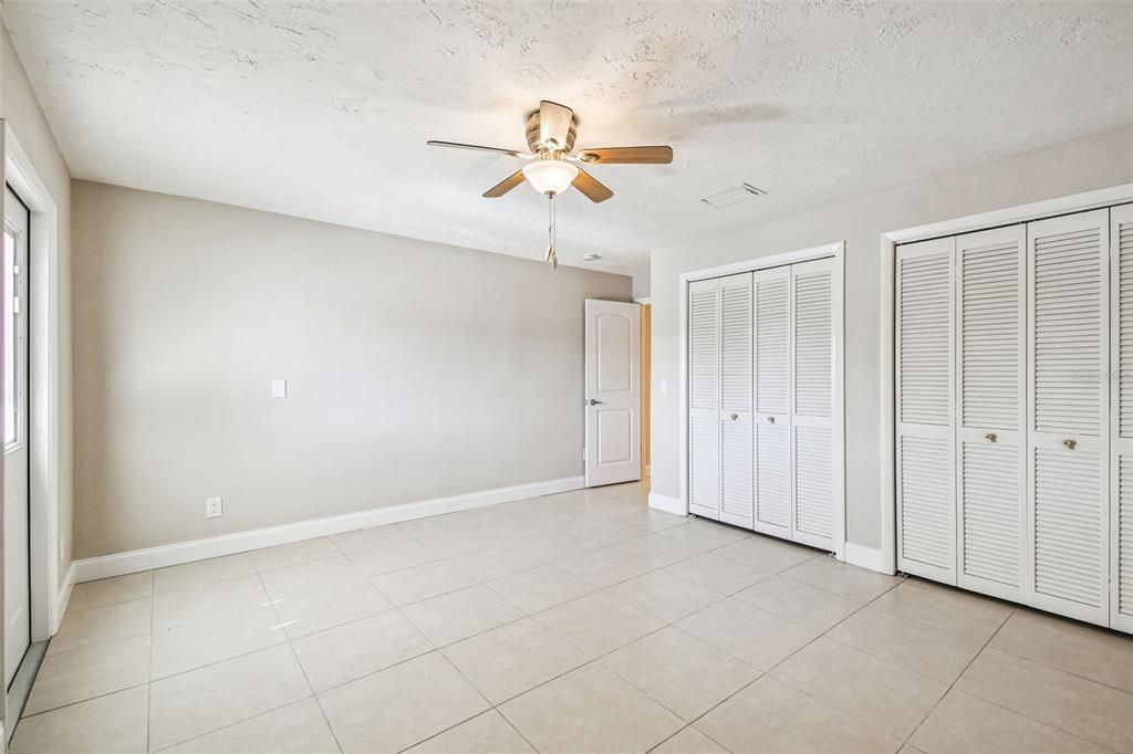 出租: $4,250 (3 贝兹, 2 浴室, 2082 平方英尺)