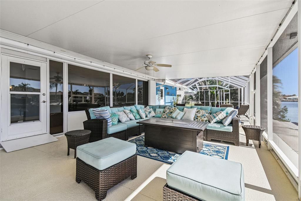 出租: $4,250 (3 贝兹, 2 浴室, 2082 平方英尺)