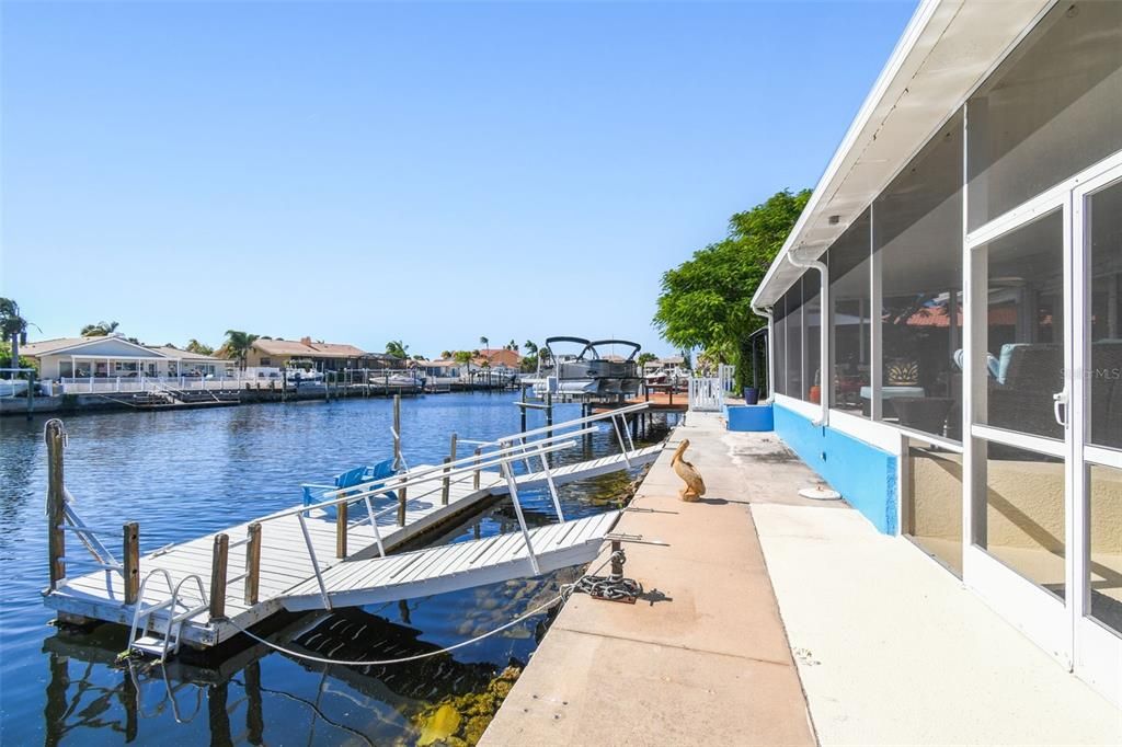 出租: $4,250 (3 贝兹, 2 浴室, 2082 平方英尺)