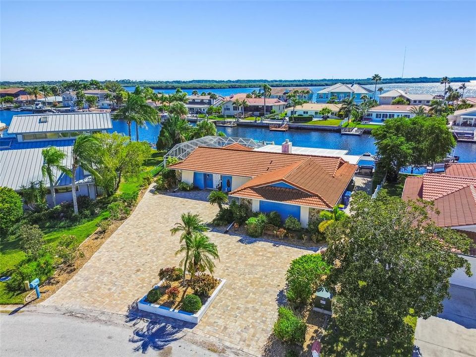 出租: $4,250 (3 贝兹, 2 浴室, 2082 平方英尺)