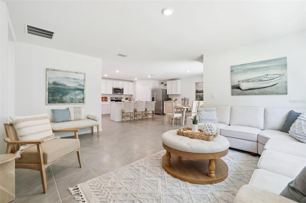 Active With Contract: $322,070 (4 beds, 2 baths, 1774 Square Feet)