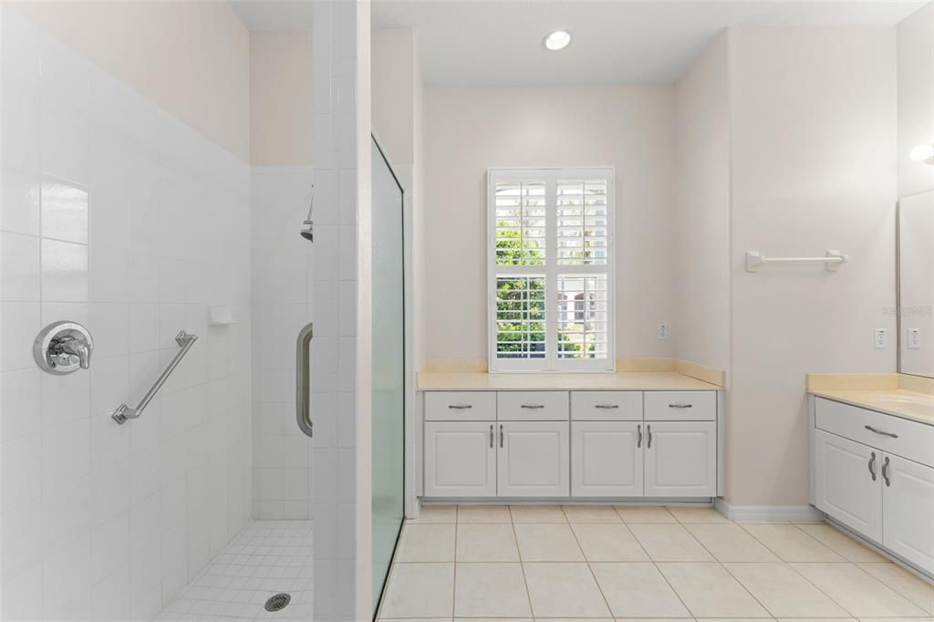 На продажу: $299,900 (3 спален, 2 ванн, 1939 Квадратных фут)