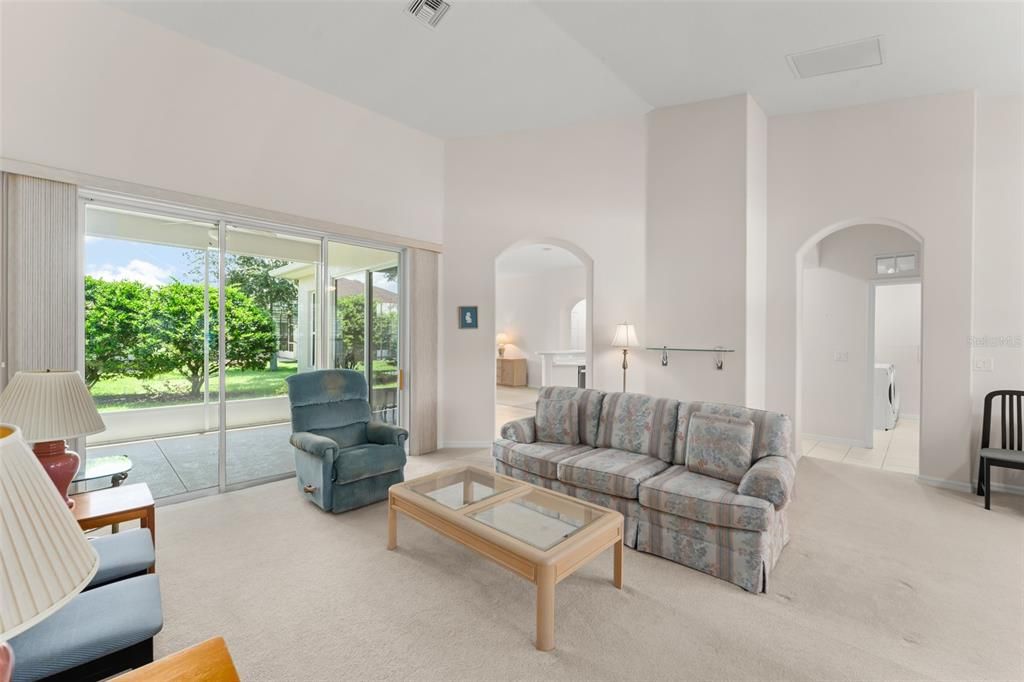 На продажу: $299,900 (3 спален, 2 ванн, 1939 Квадратных фут)