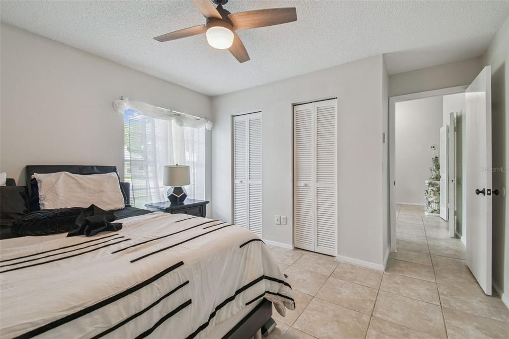 合同活跃: $319,000 (2 贝兹, 2 浴室, 1244 平方英尺)