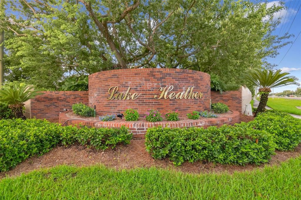 合同活跃: $319,000 (2 贝兹, 2 浴室, 1244 平方英尺)