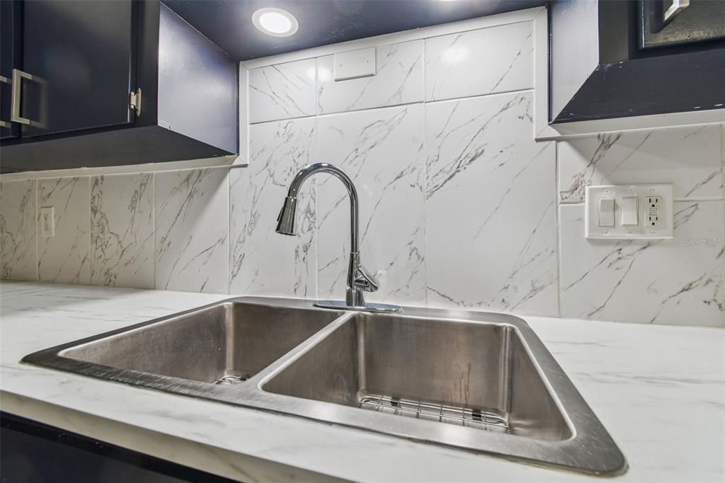 合同活跃: $319,000 (2 贝兹, 2 浴室, 1244 平方英尺)