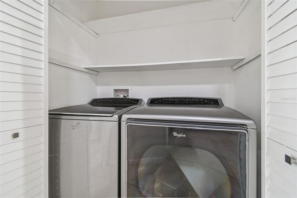 合同活跃: $319,000 (2 贝兹, 2 浴室, 1244 平方英尺)