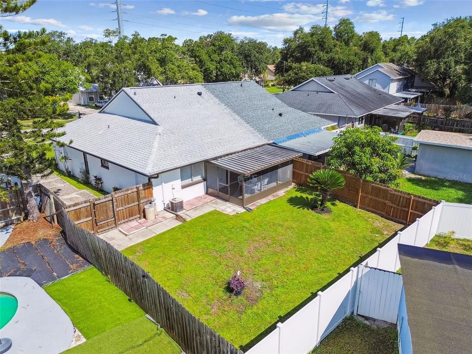 合同活跃: $319,000 (2 贝兹, 2 浴室, 1244 平方英尺)