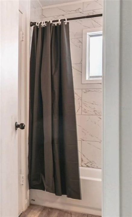 合同活跃: $319,000 (2 贝兹, 2 浴室, 1244 平方英尺)