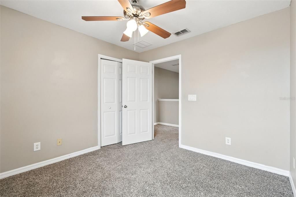 合同活跃: $254,900 (4 贝兹, 2 浴室, 2012 平方英尺)