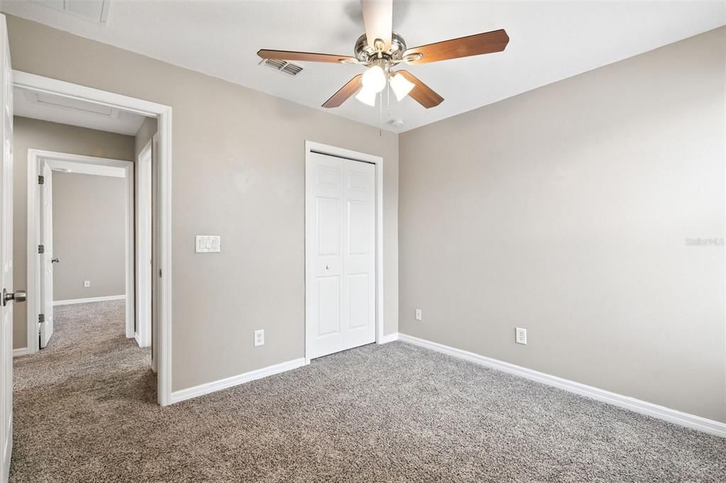 合同活跃: $254,900 (4 贝兹, 2 浴室, 2012 平方英尺)