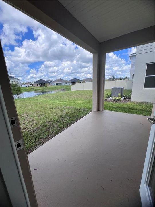 合同活跃: $410,000 (4 贝兹, 2 浴室, 2335 平方英尺)