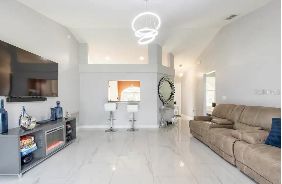 En Renta: $1,795 (3 camas, 2 baños, 1232 Pies cuadrados)