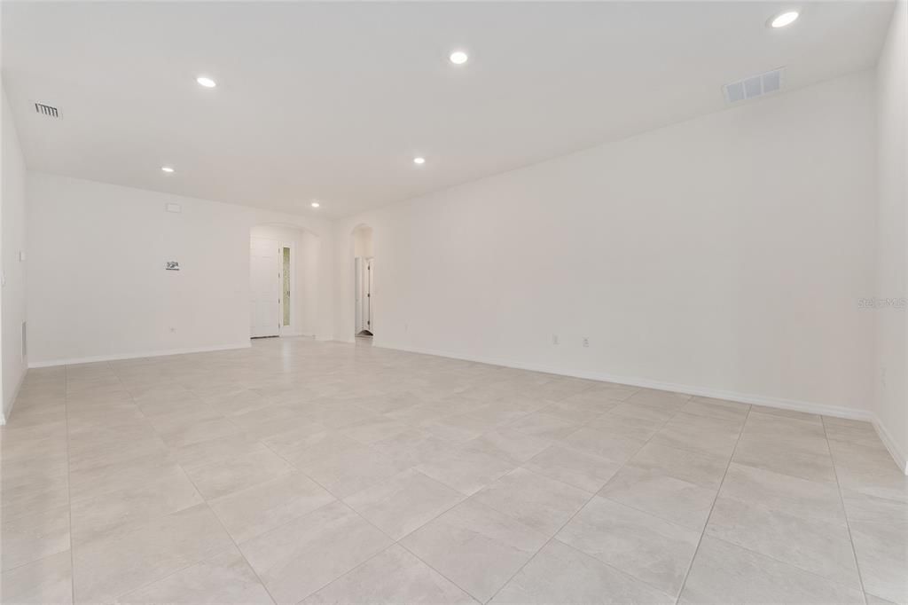 Active With Contract: $2,700 (3 beds, 2 baths, 1857 Square Feet)