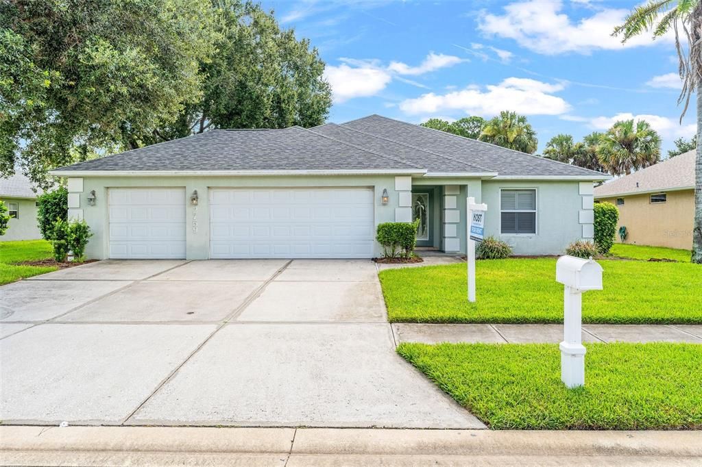 Recently Rented: $2,900 (3 beds, 2 baths, 1980 Square Feet)