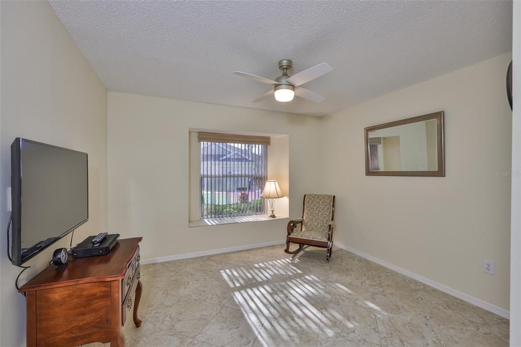 На продажу: $209,900 (2 спален, 2 ванн, 1205 Квадратных фут)