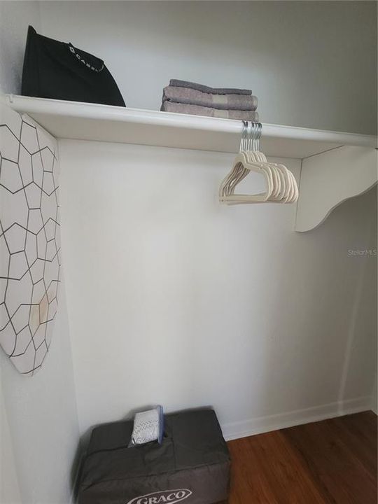 出租: $1,400 (3 贝兹, 1 浴室, 1060 平方英尺)