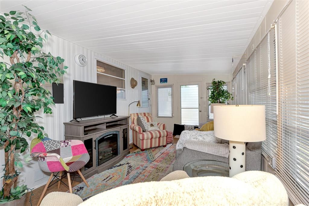 待售: $75,000 (1 贝兹, 1 浴室, 479 平方英尺)