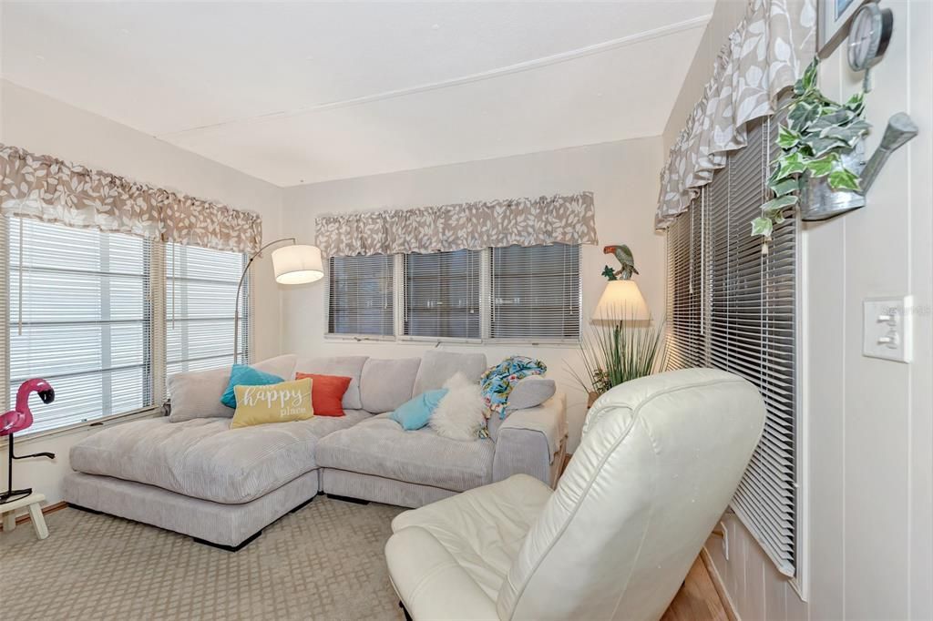 待售: $75,000 (1 贝兹, 1 浴室, 479 平方英尺)