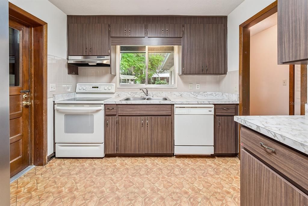 En Venta: $399,000 (3 camas, 2 baños, 1692 Pies cuadrados)