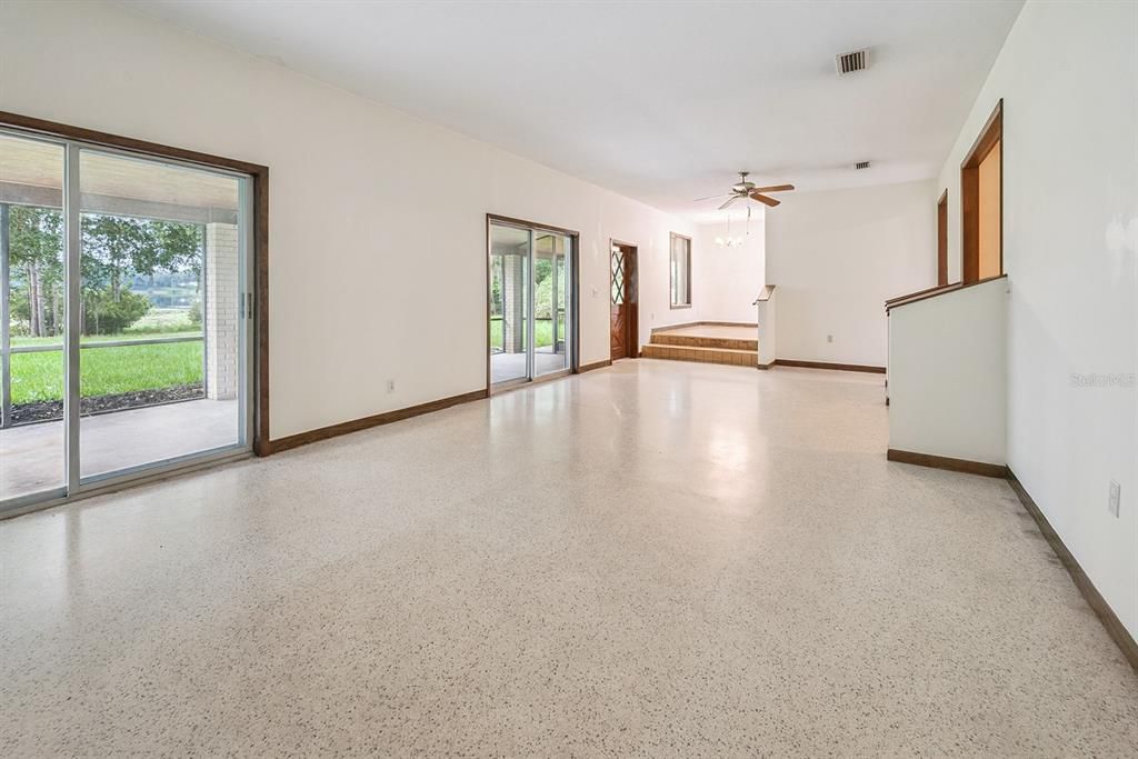 En Venta: $399,000 (3 camas, 2 baños, 1692 Pies cuadrados)