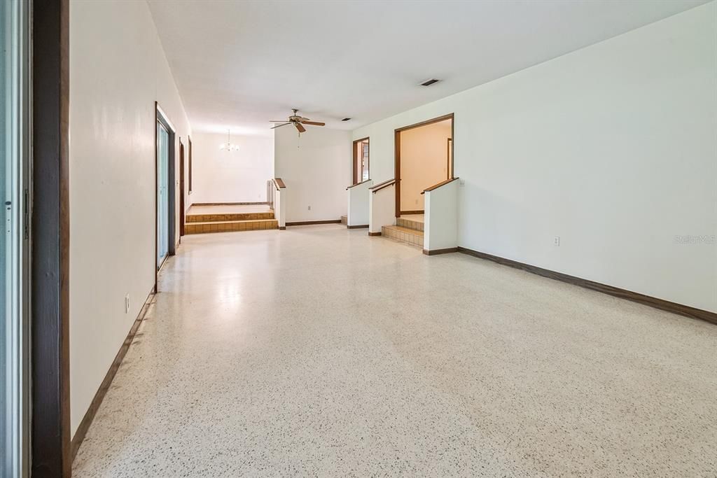 En Venta: $399,000 (3 camas, 2 baños, 1692 Pies cuadrados)