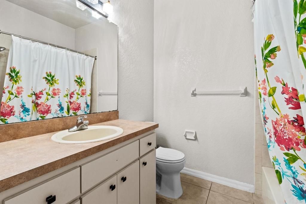 Active With Contract: $528,900 (6 beds, 4 baths, 2831 Square Feet)