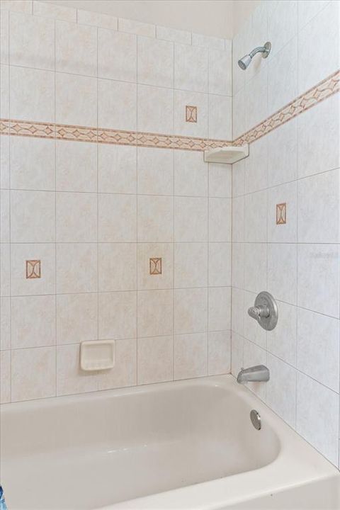 Active With Contract: $528,900 (6 beds, 4 baths, 2831 Square Feet)