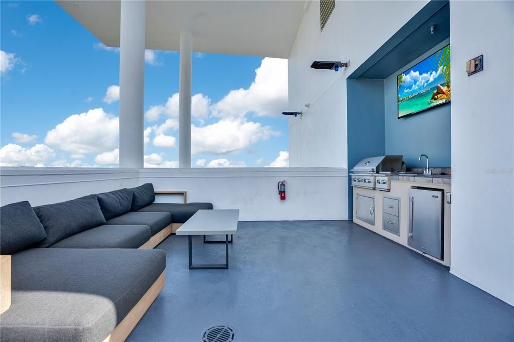 For Sale: $375,000 (2 beds, 2 baths, 1268 Square Feet)