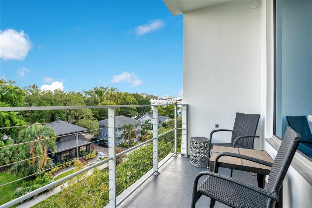 For Sale: $375,000 (2 beds, 2 baths, 1268 Square Feet)