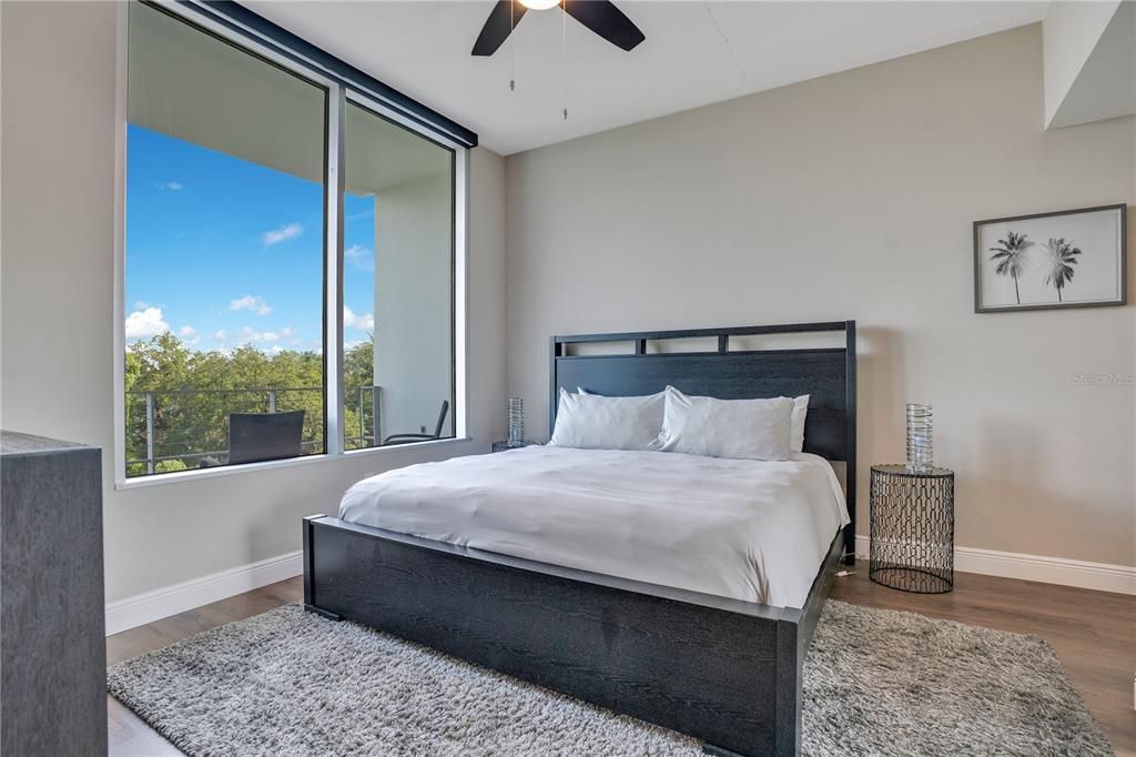 For Sale: $375,000 (2 beds, 2 baths, 1268 Square Feet)