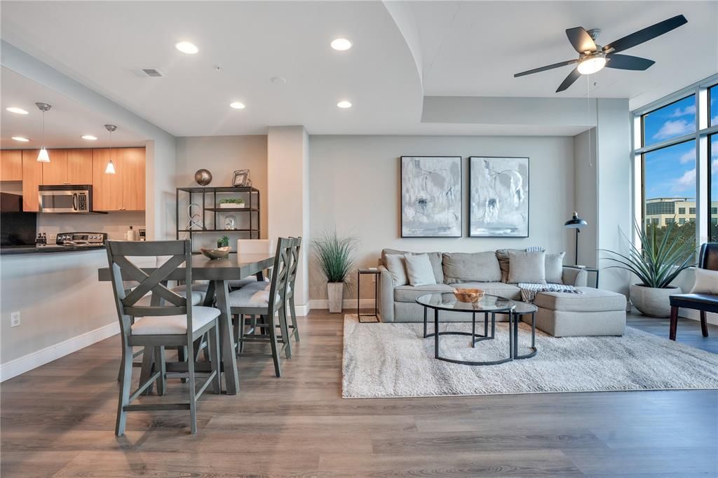 For Sale: $375,000 (2 beds, 2 baths, 1268 Square Feet)