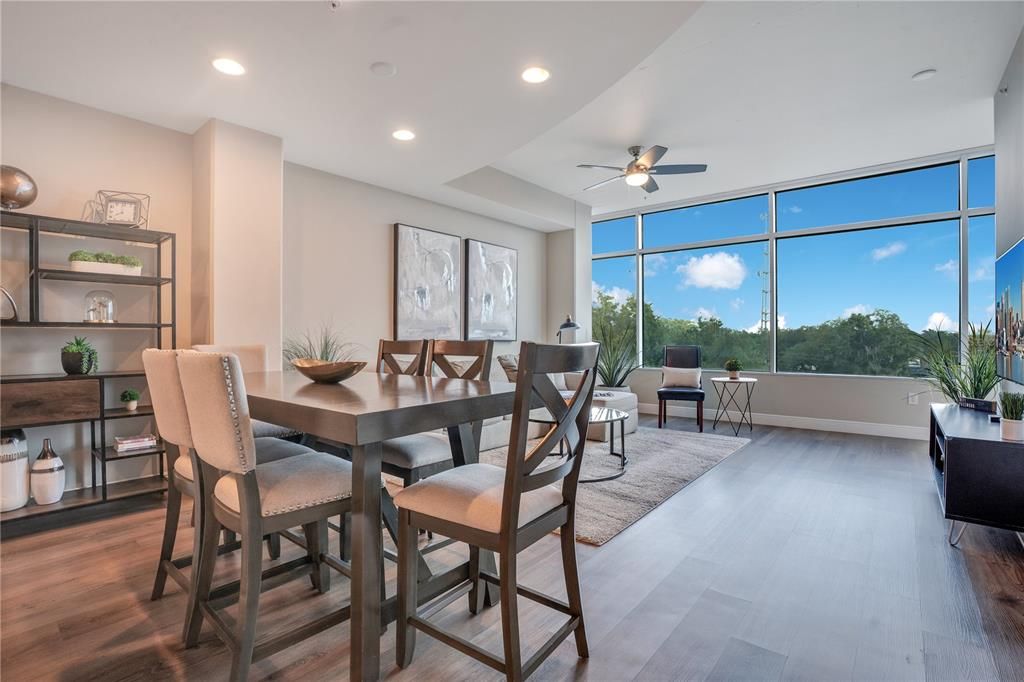 For Sale: $375,000 (2 beds, 2 baths, 1268 Square Feet)