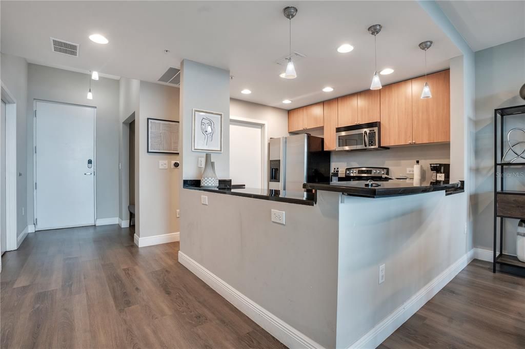 For Sale: $375,000 (2 beds, 2 baths, 1268 Square Feet)