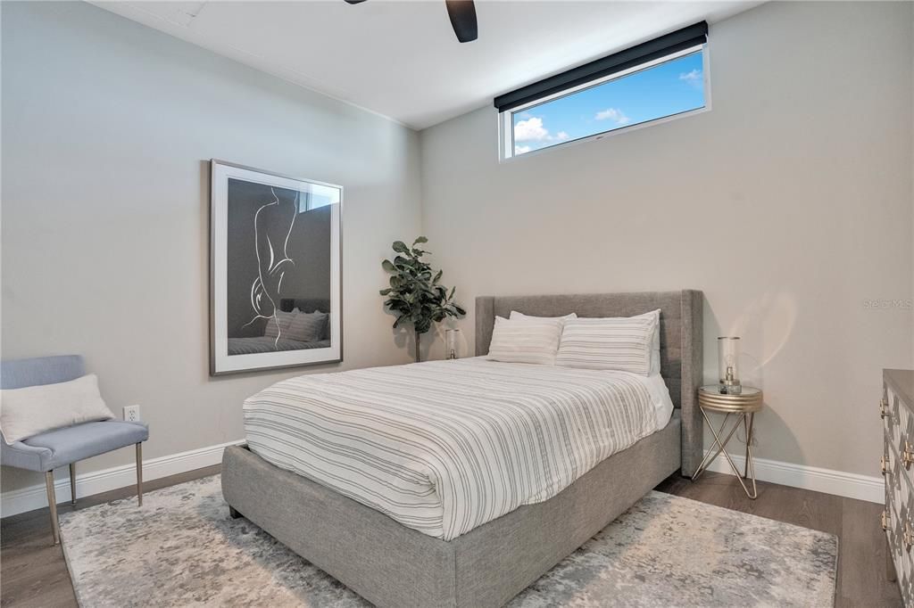 For Sale: $375,000 (2 beds, 2 baths, 1268 Square Feet)