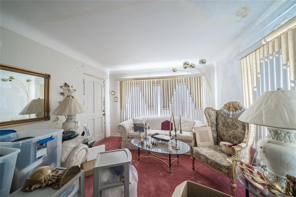 Active With Contract: $125,000 (2 beds, 1 baths, 1325 Square Feet)