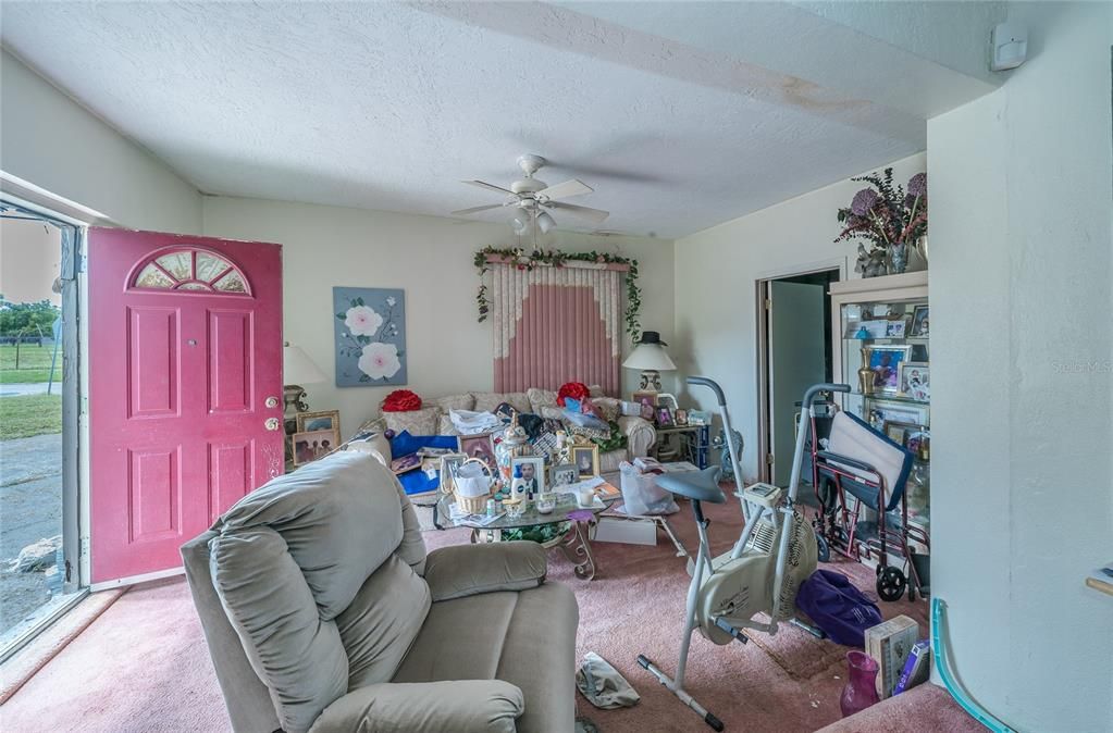 Active With Contract: $125,000 (2 beds, 1 baths, 1325 Square Feet)